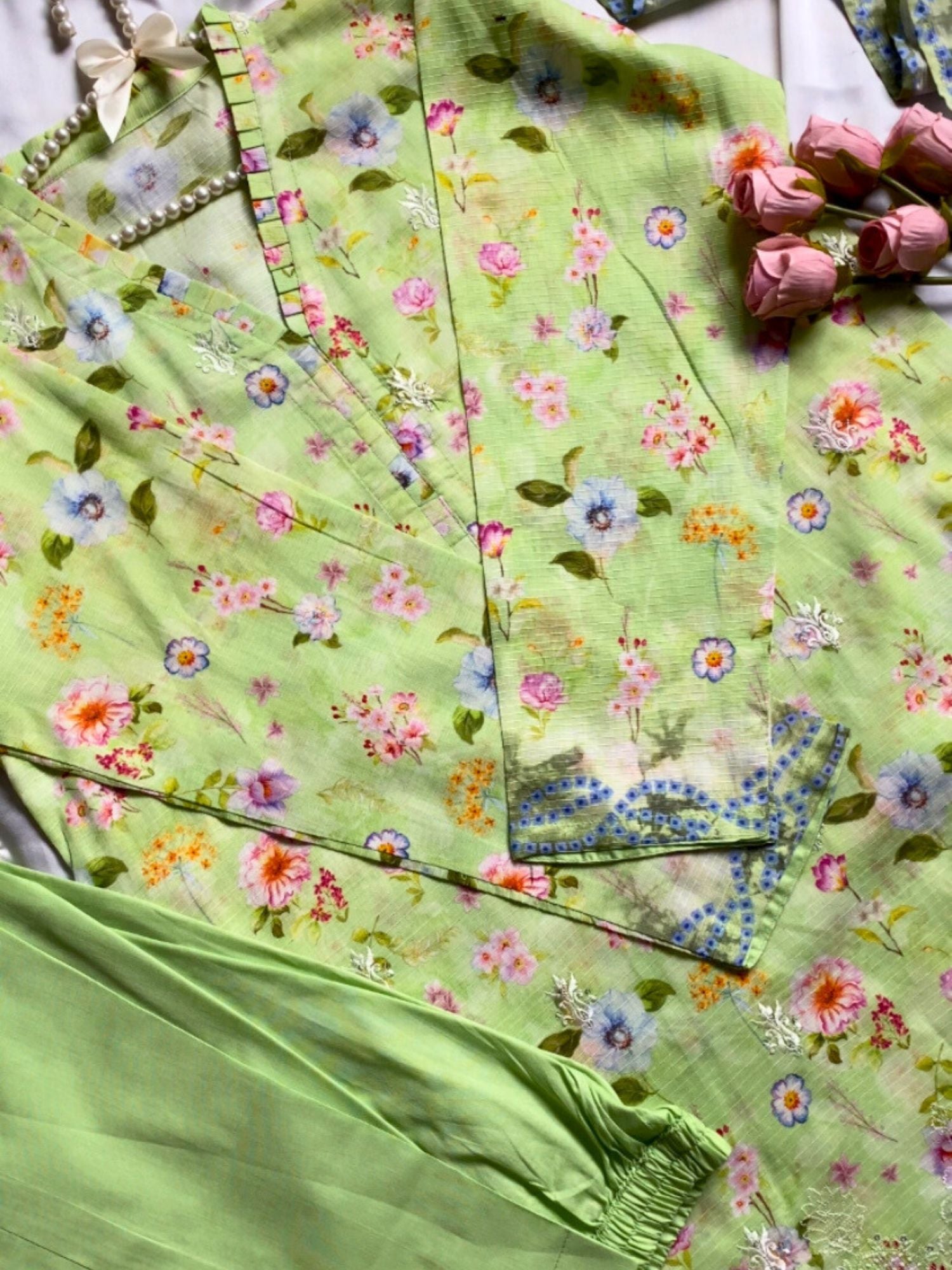 LAWN UNSTITCHED 17