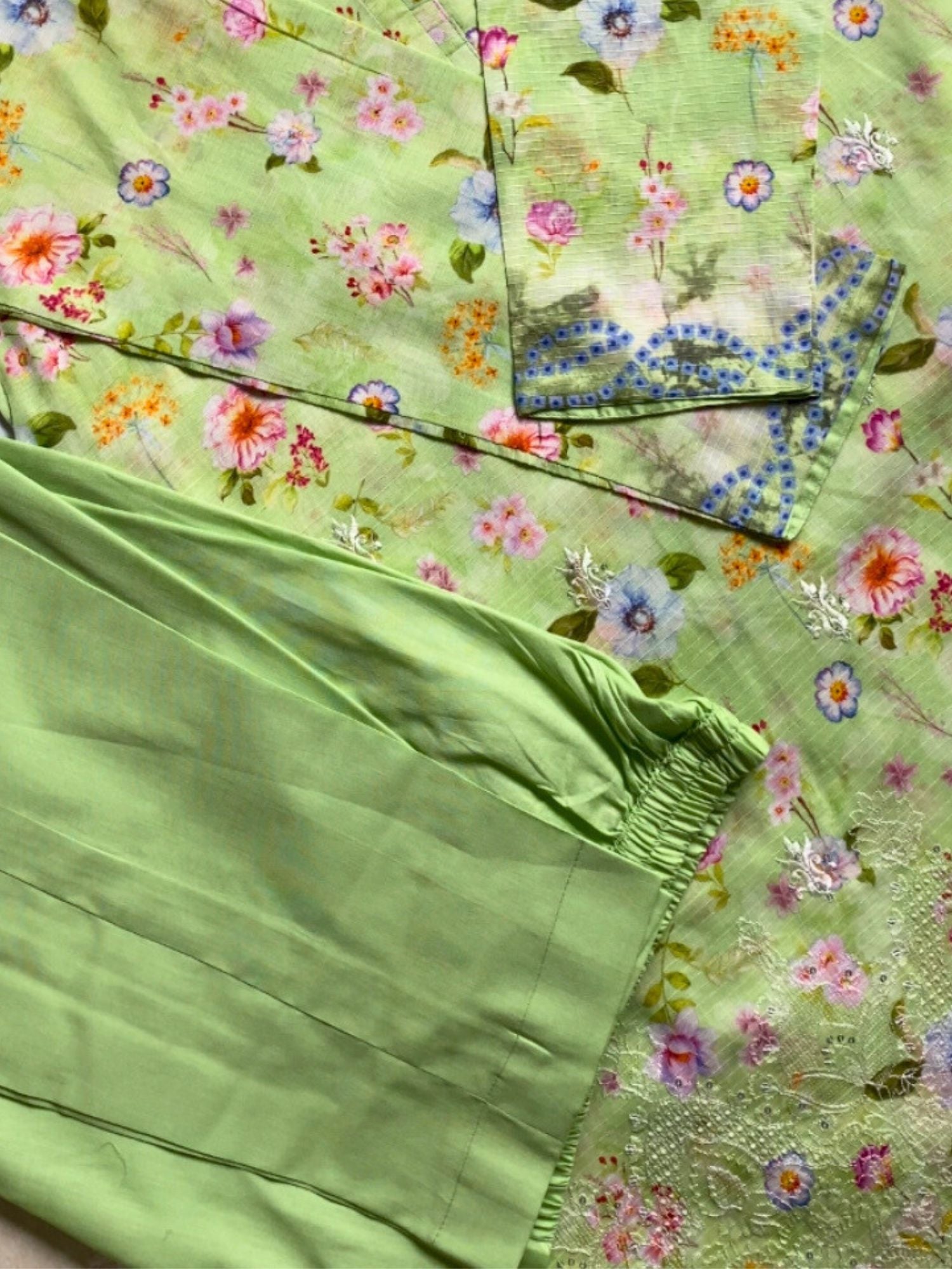 LAWN UNSTITCHED 17