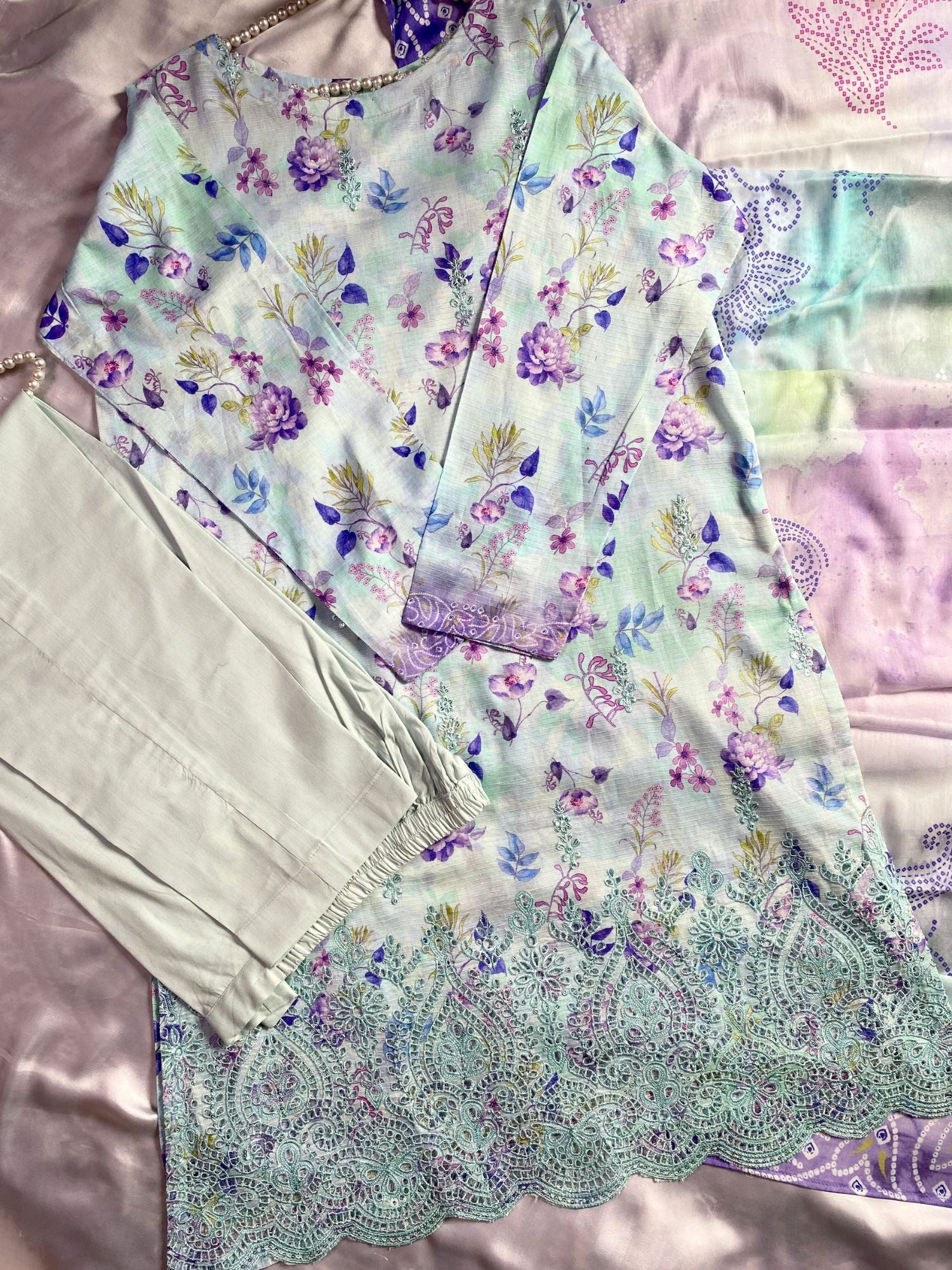LAWN UNSTITCHED 12