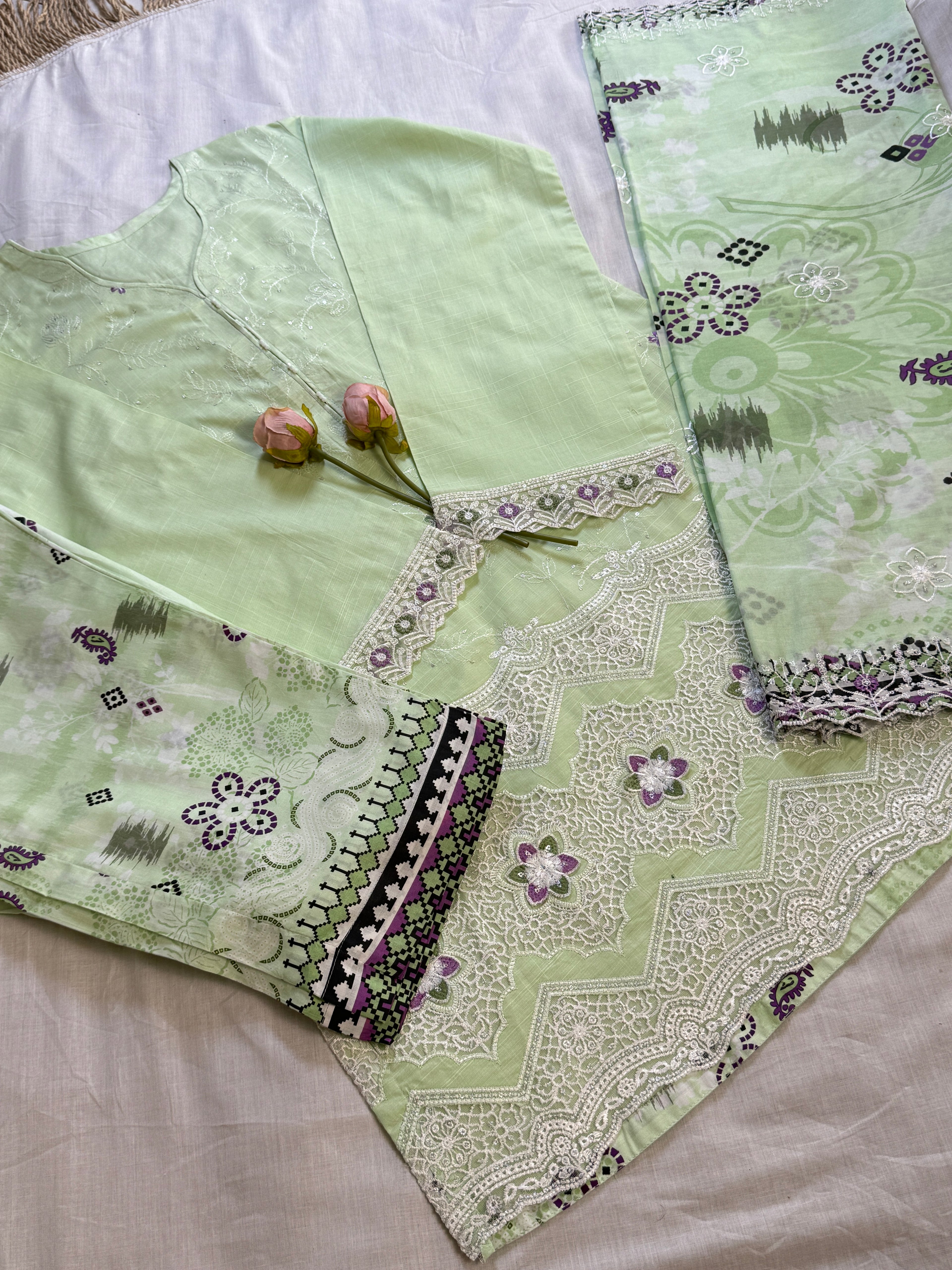 MK LIGHT GREEN