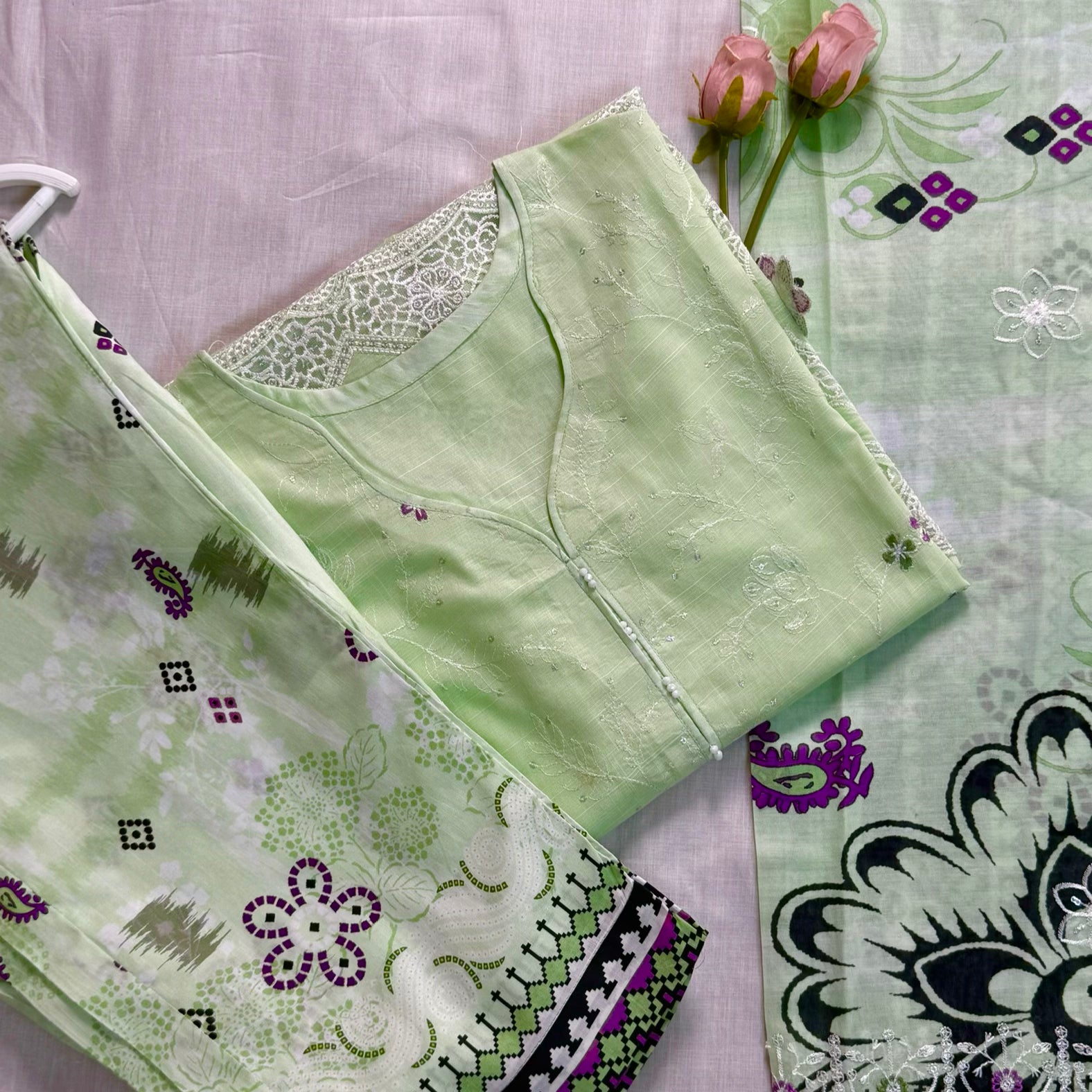 MK LIGHT GREEN