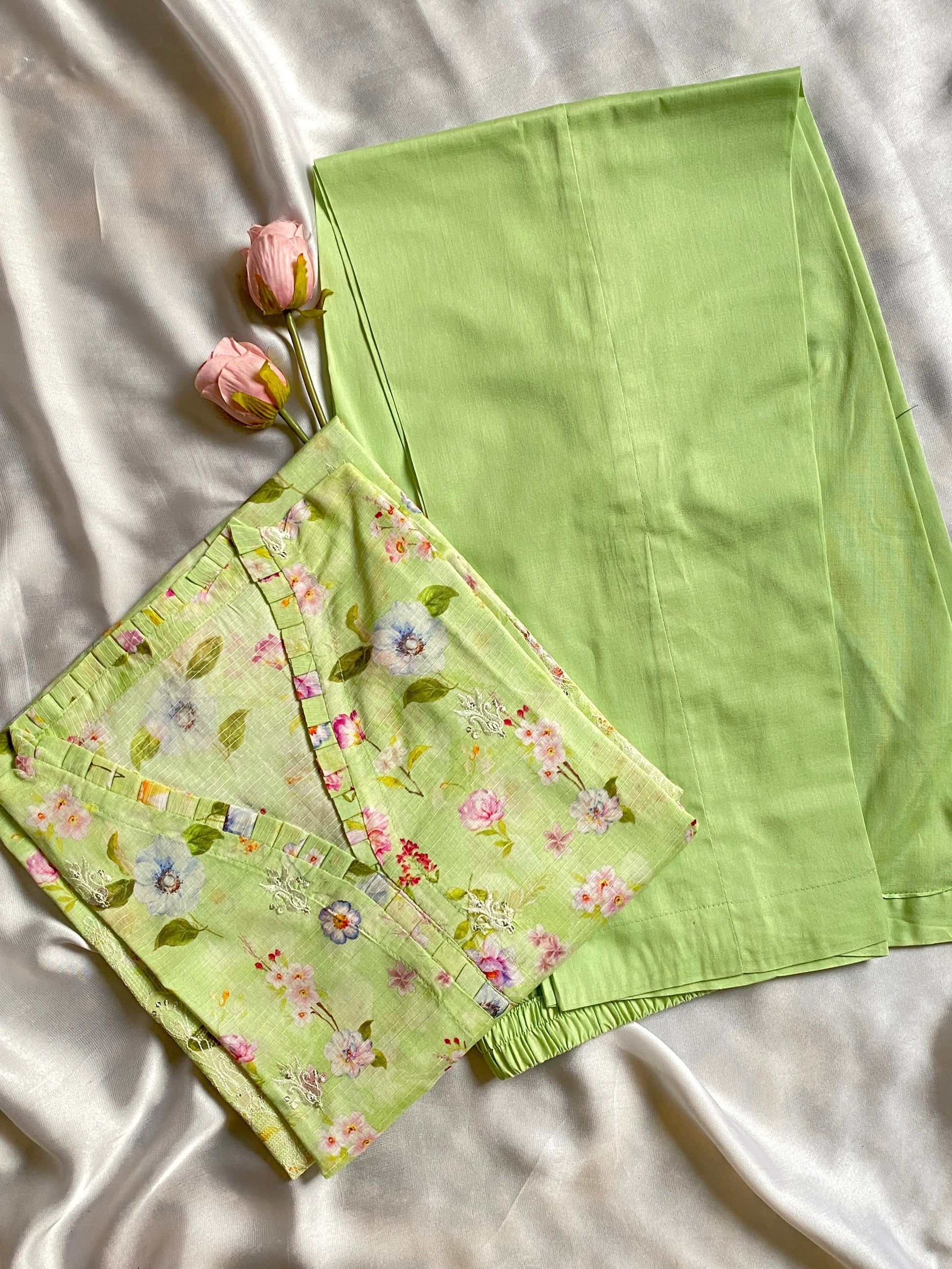 LAWN UNSTITCHED 17
