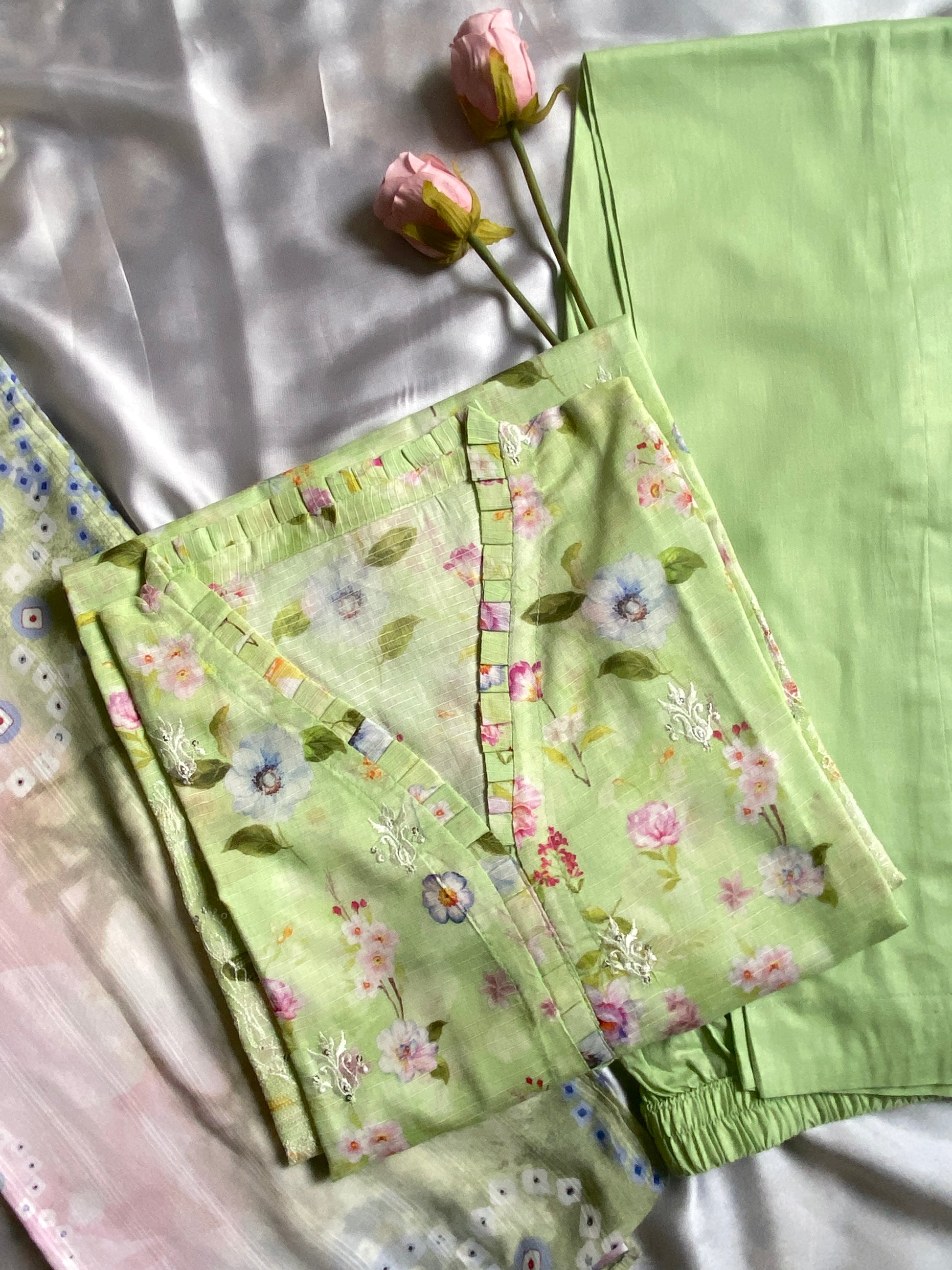 LAWN UNSTITCHED 17