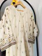 NR IVORY
